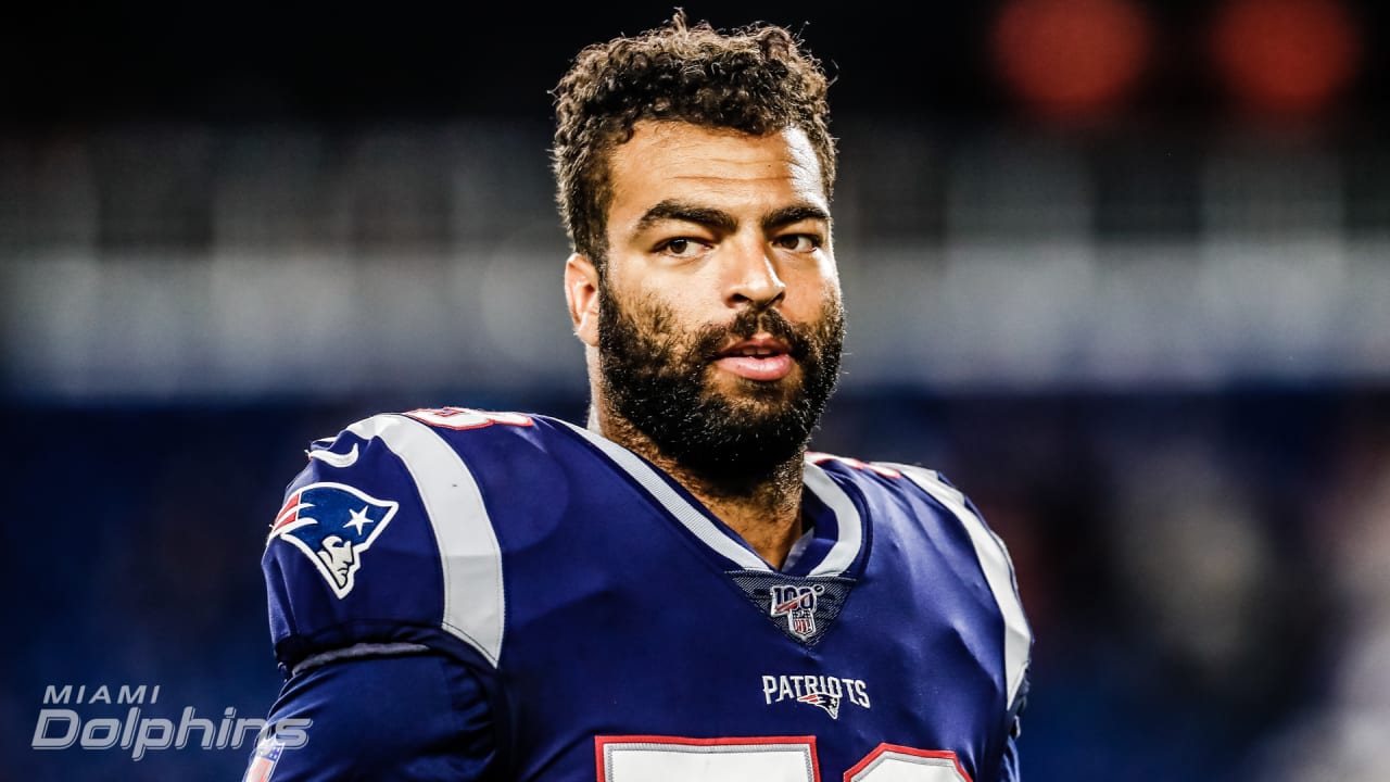 The Miami Dolphins signed linebacker Kyle Van Noy on Wednesday. The jack-of-all-trades defender reunites with his former defensive coordinator in Brian Flores.